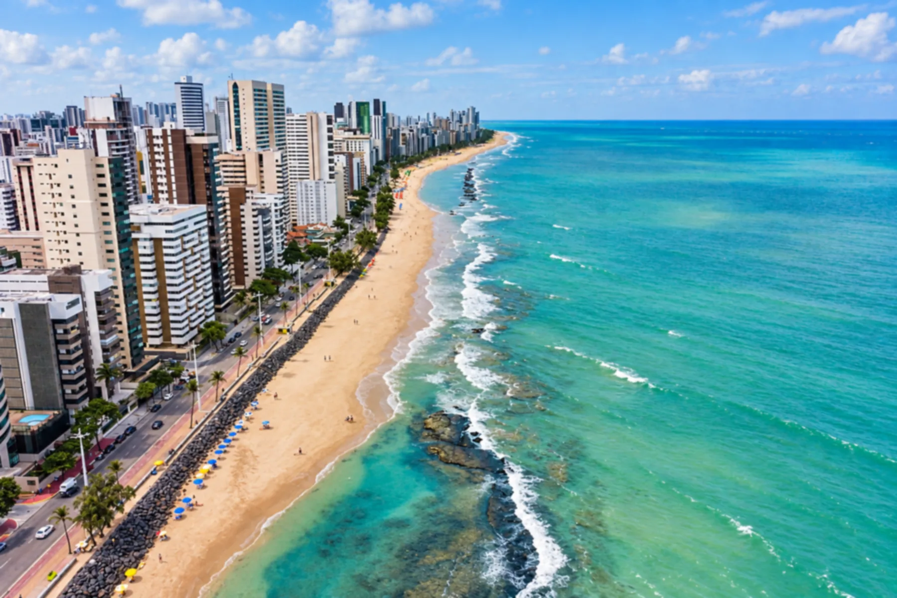 Praia de Boa Viagem e arrecifes.
