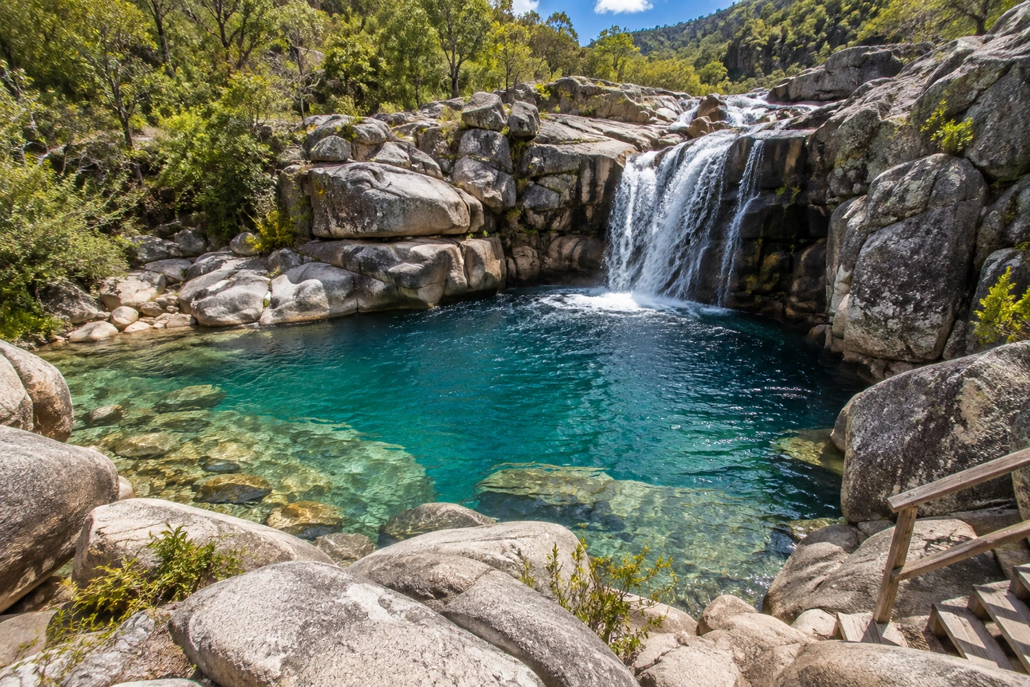 Cachoeira das Pedras Bonitas