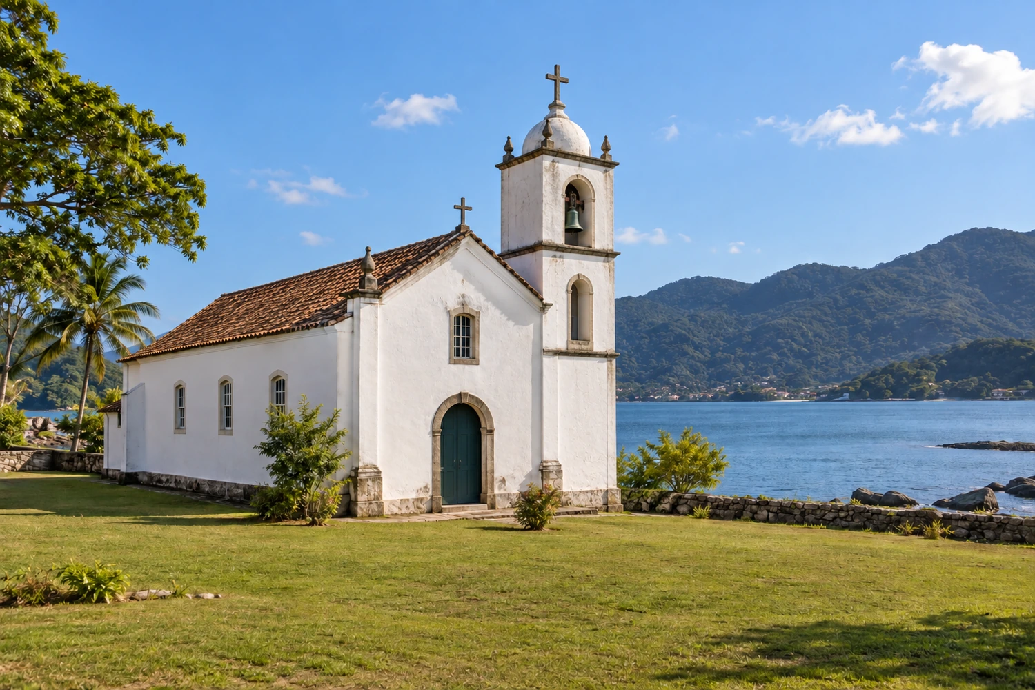 Enseada de Brito e Igreja de Nossa Senhora do Rosário