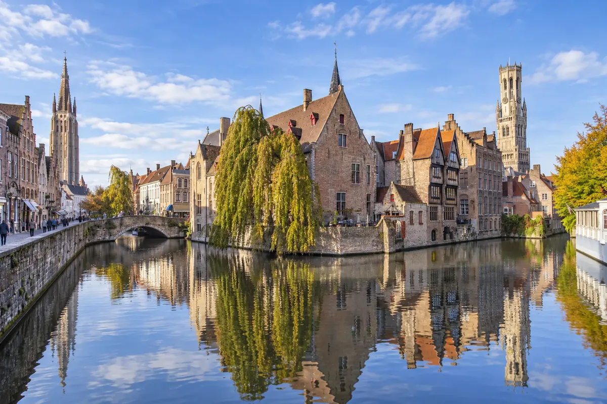 Rozenhoedkaai, Bruges (Flandres Ocidental)