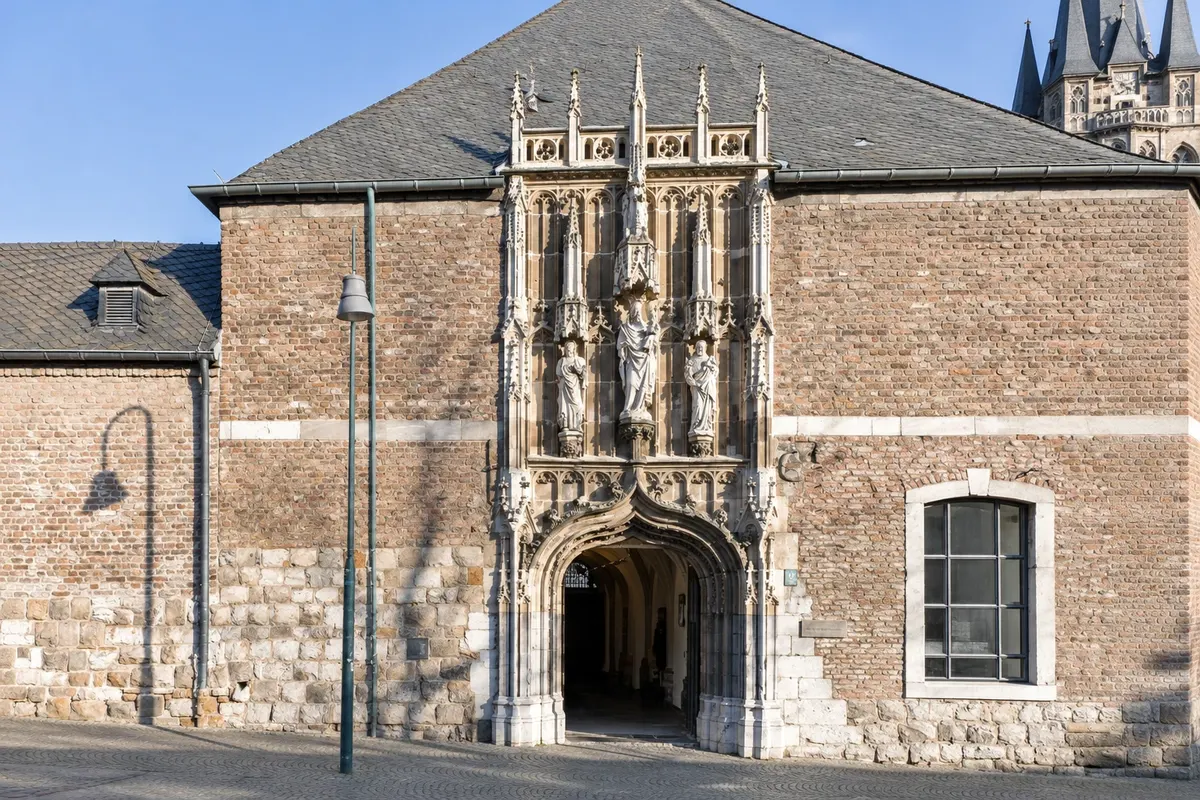 Domschatzkammer Aachen