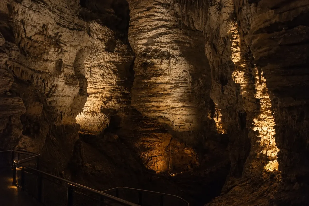 Gruta Aranui