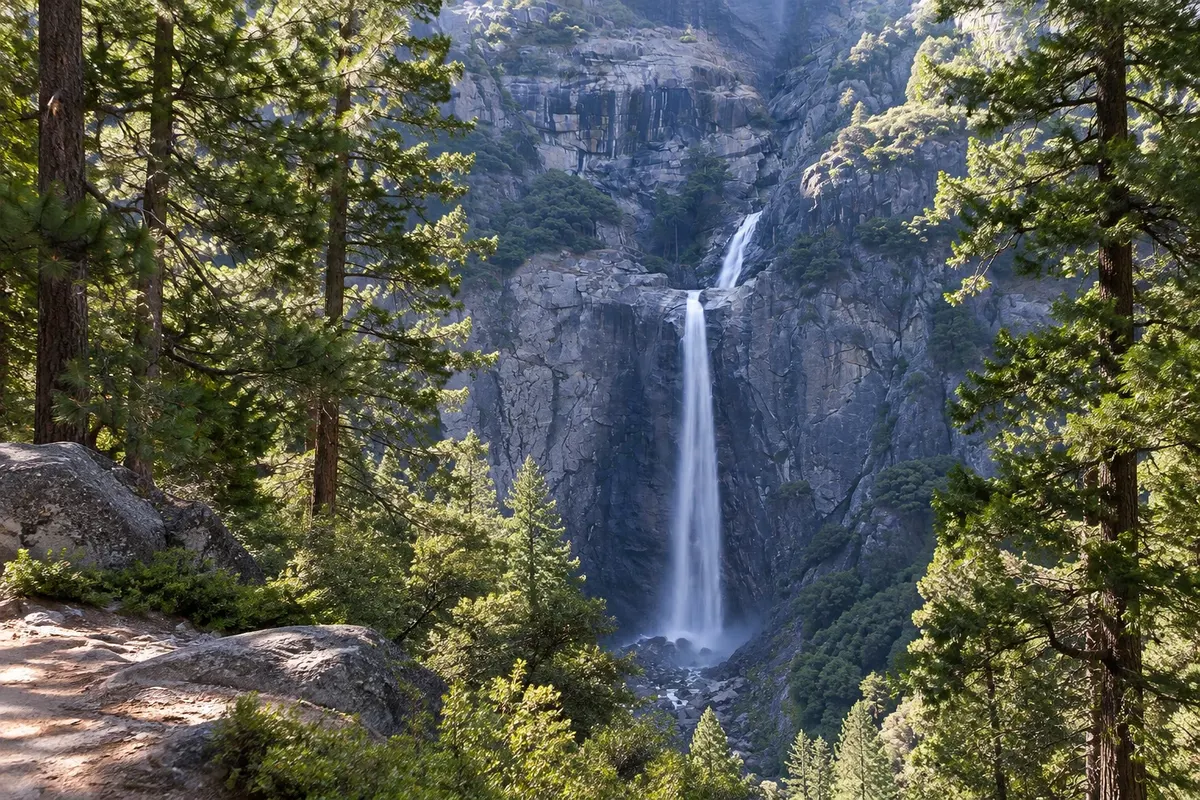 Lower Yosemite Fall Trail
