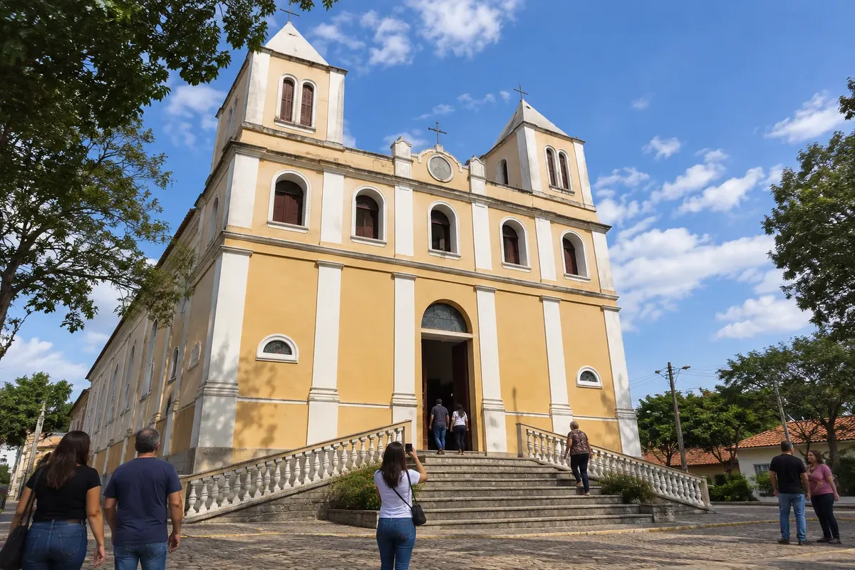 Matriz Nossa Senhora do Bonsucesso e centro