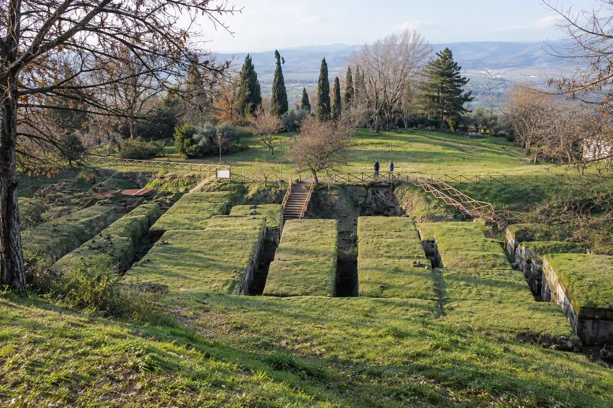Necropoli del Crocifisso del Tufo