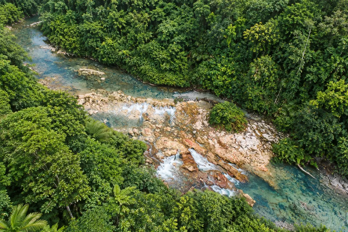 Rio quente de Garu