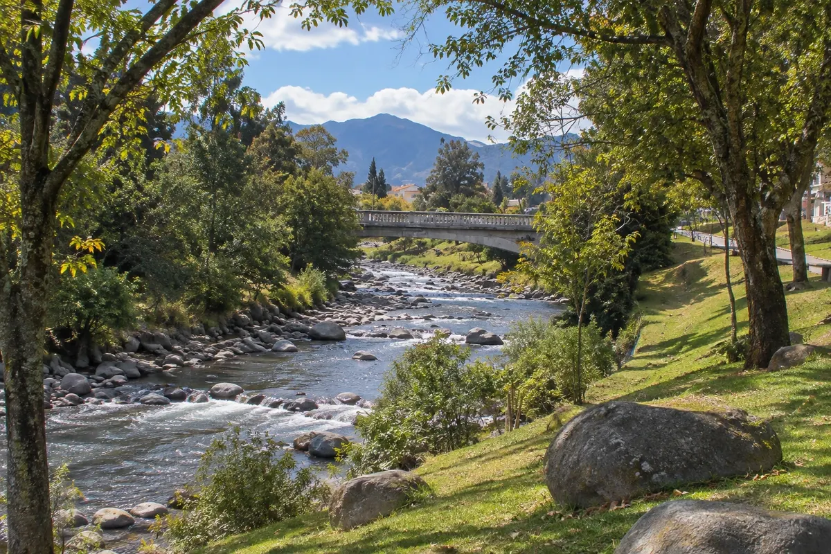 Río Tomebamba e El Barranco