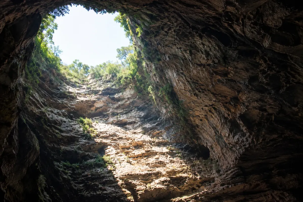 Sótano de las Golondrinas