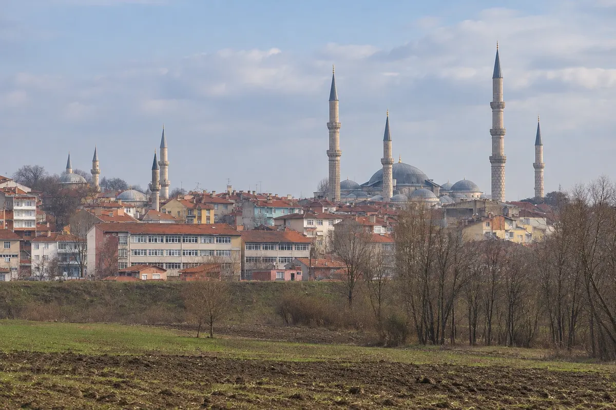 Üç Şerefeli Cami