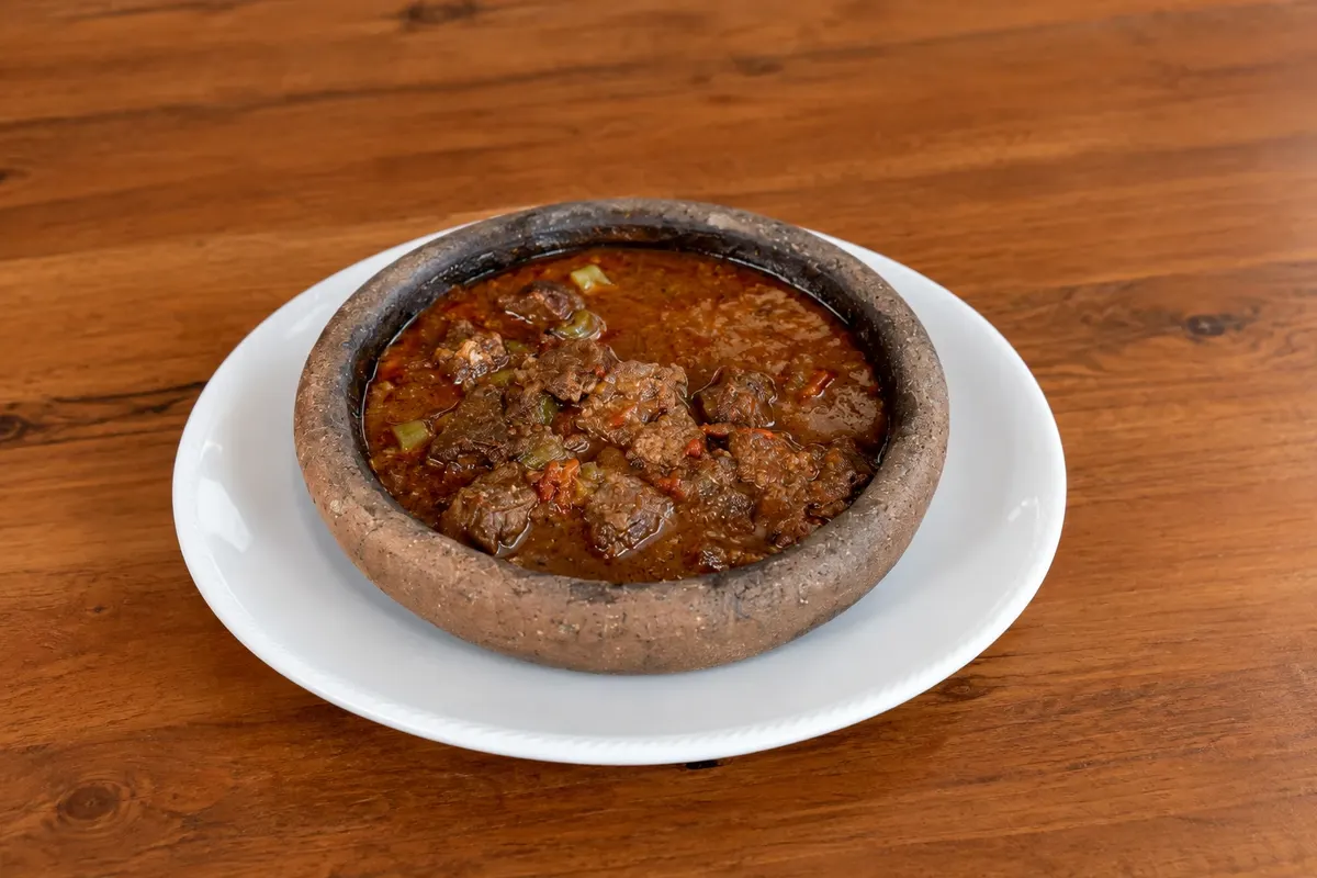 Nevşehir testi kebabı — Nevşehir, Turquia