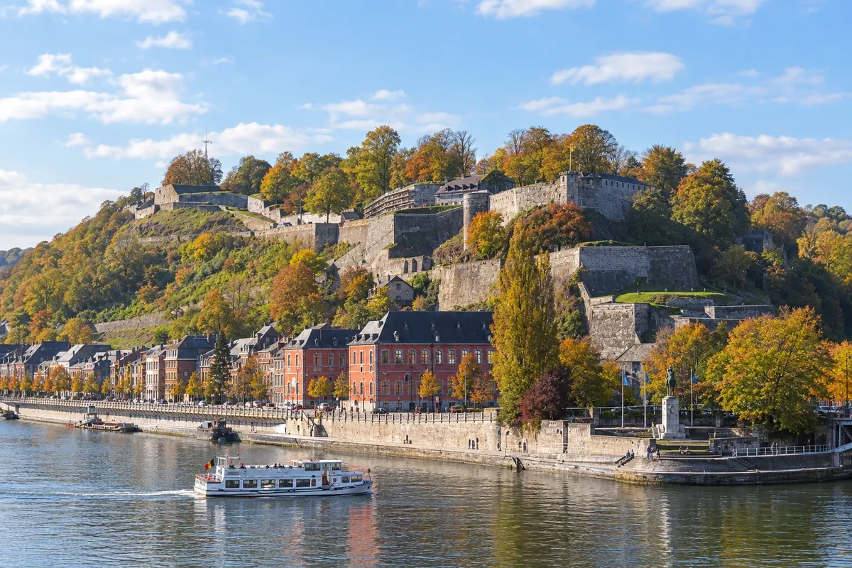 Benelux de trem: Amsterdã–Bruxelas–Luxemburgo