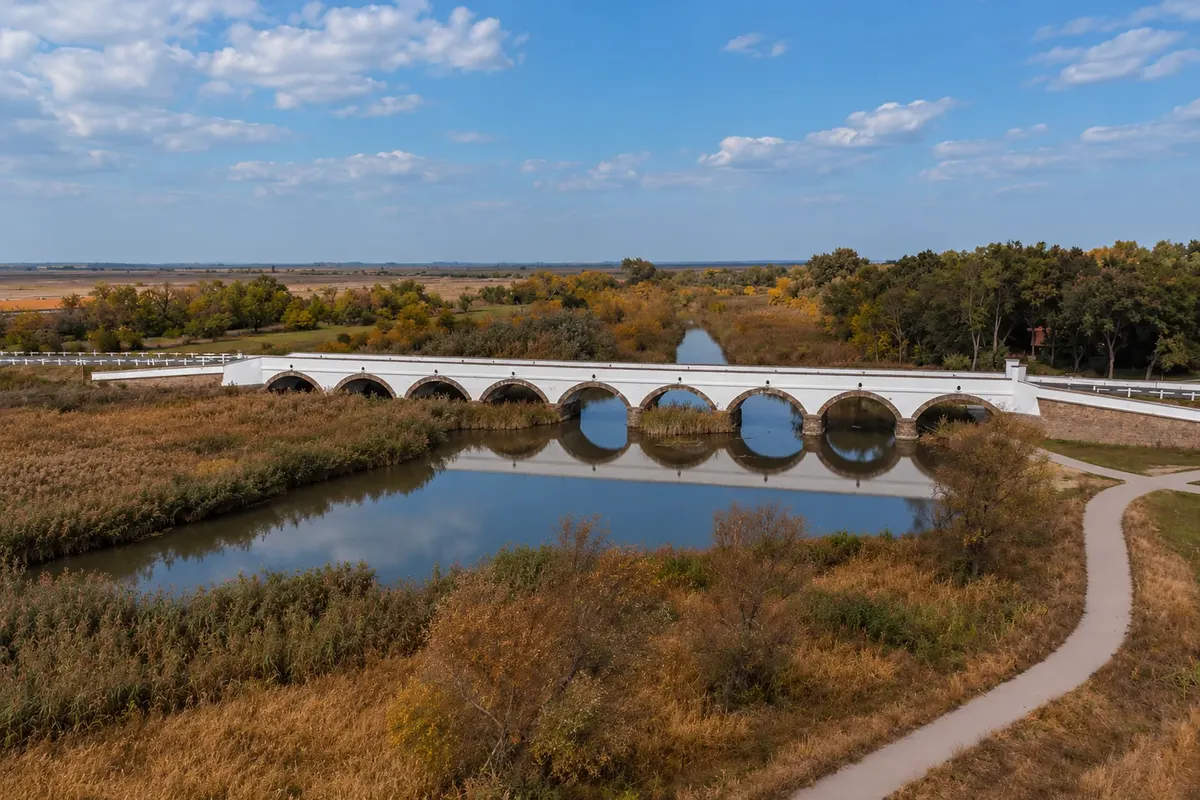 Ponte dos Nove Arcos, Hortobágy