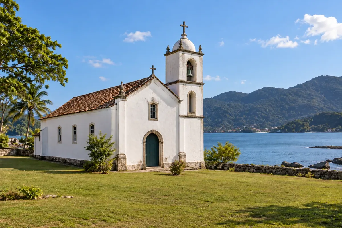 Enseada de Brito e Igreja de Nossa Senhora do Rosário
